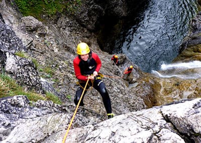 canyoning stuibenfaelle plansee reutte person seilt ab